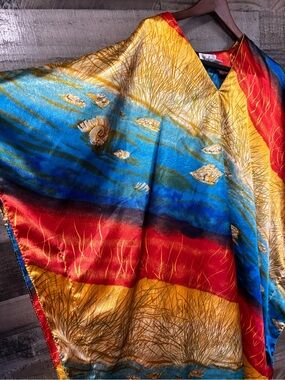 Winlar Multicolor V-Neck Caftan - Bold Red, Yellow & Blue Shells OS